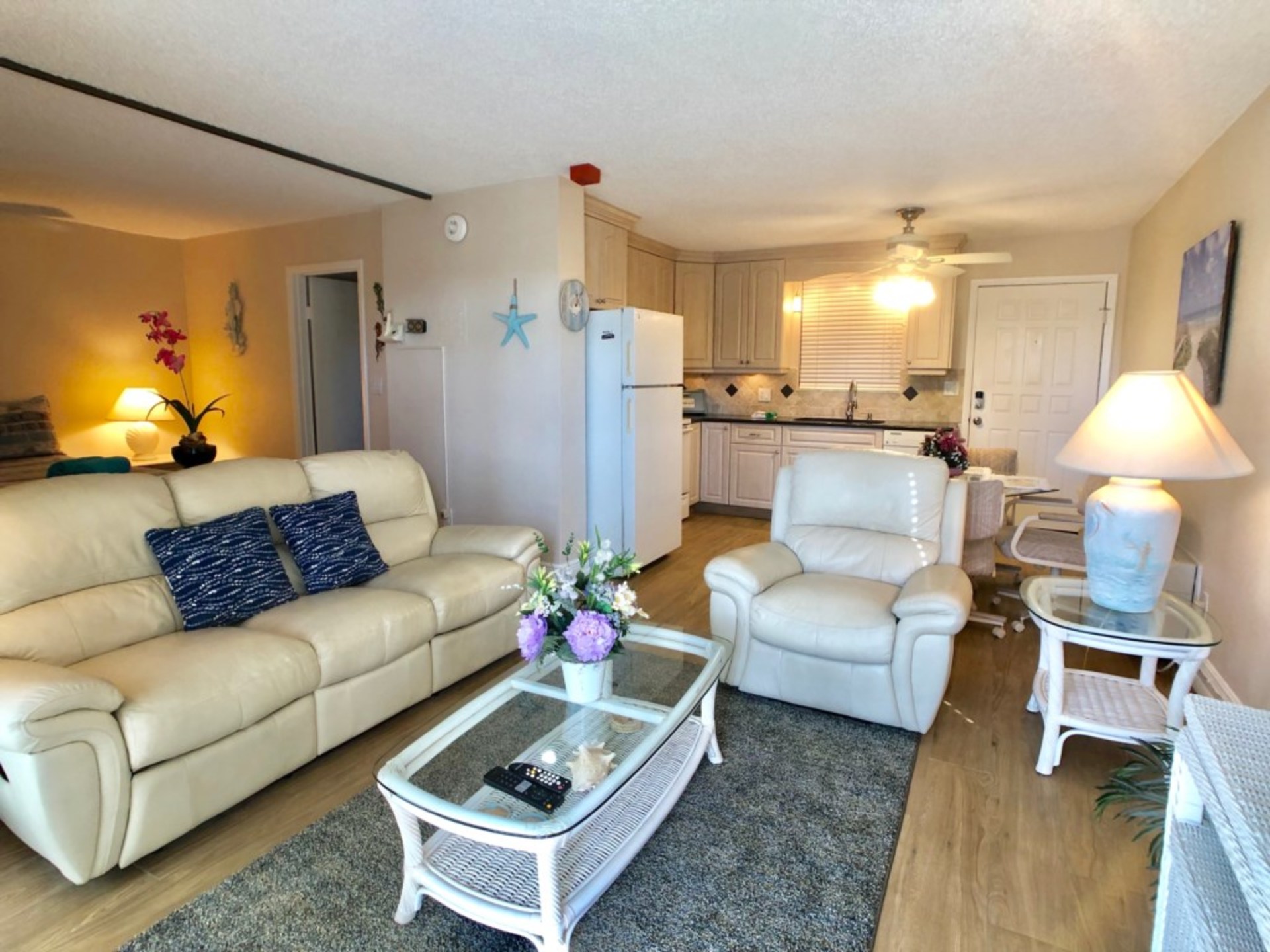 Exclusive Holiday Condo, minutes from the beach, Florida Condo 5817