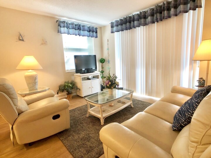The Ultimate 1 Bedroom Condo on Bonita Beach, Florida Condo 5945