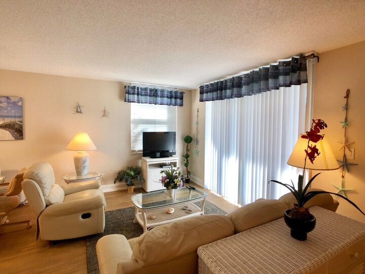 The Ultimate 1 Bedroom Condo on Bonita Beach, Florida Condo 5945