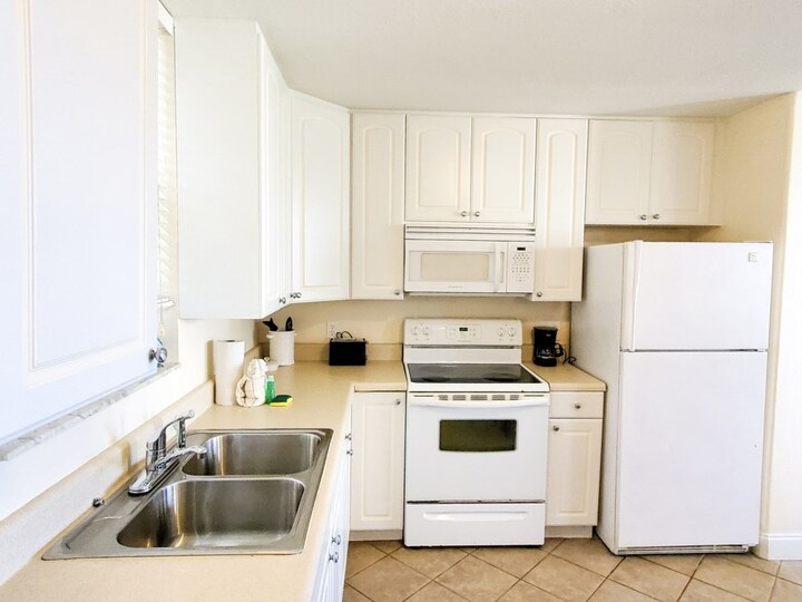 5 Star Condo in one of the most Prestigious Areas in Bonita Beach, Florida Condo 5955