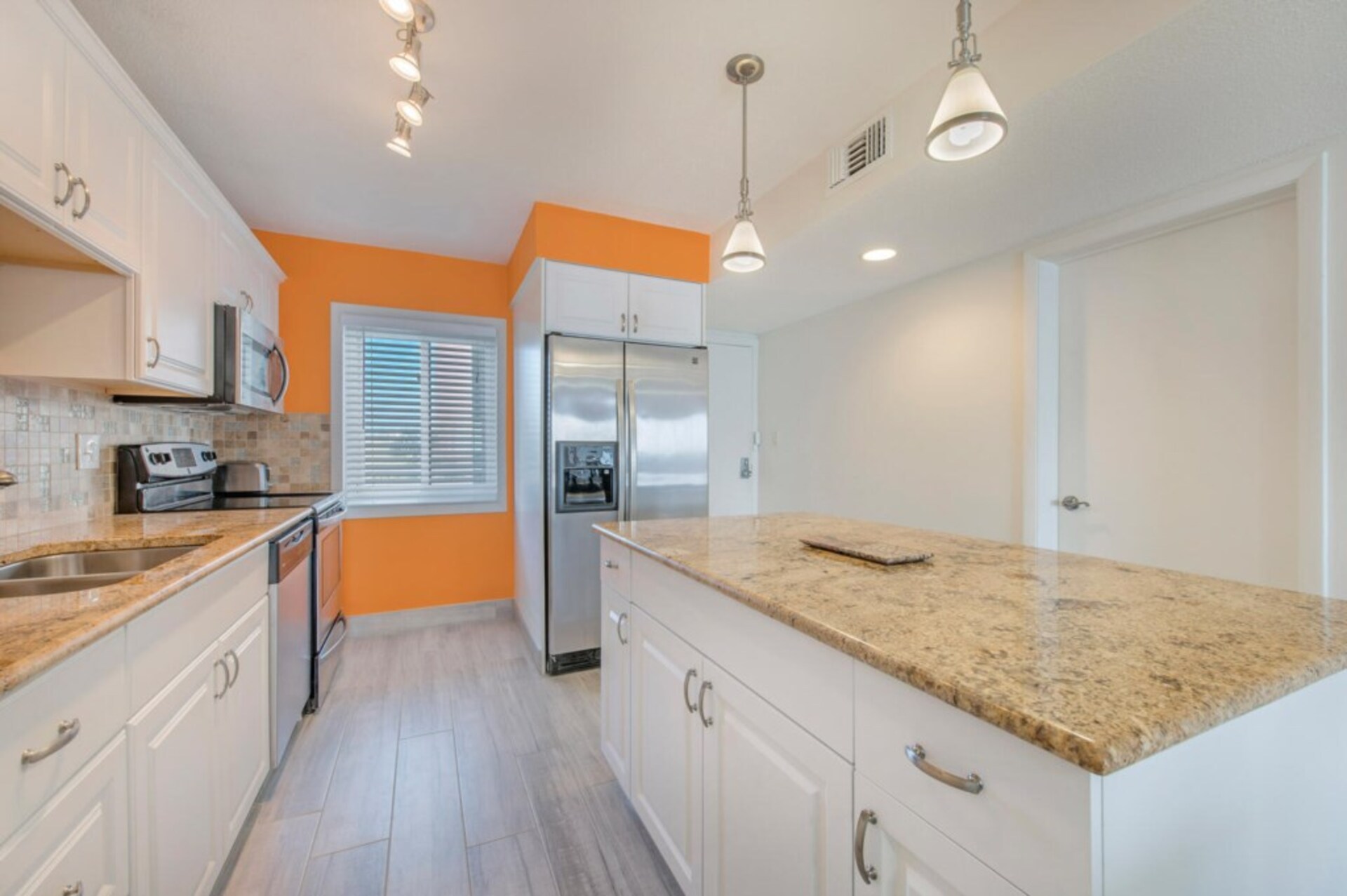 5 Star Condo in one of the most Prestigious Areas in Leonardo Arms, Florida Condo 5950