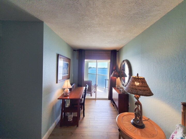 Exclusive Holiday Condo on Collier County, Florida Condo 5987