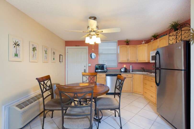 Exclusive Holiday Condo on Bonita Beach, minutes from Disney, Florida Condo 5927
