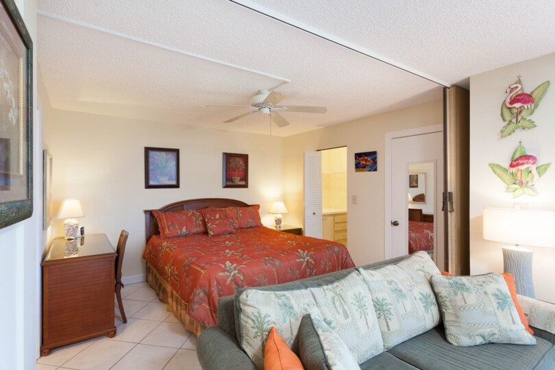 Exclusive Holiday Condo on Bonita Beach, minutes from Disney, Florida Condo 5927