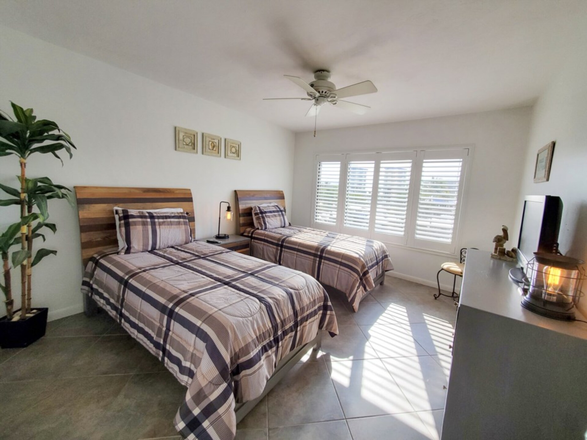 Exclusive Condo in One of most Prestigious Resorts, Santa Maria Harbor Resort, Florida Condo 5929