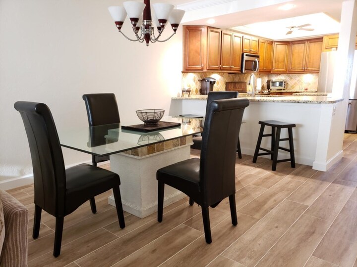 Luxury Contemporary Style Condo on Casa Bonita II, Florida Condo 5930