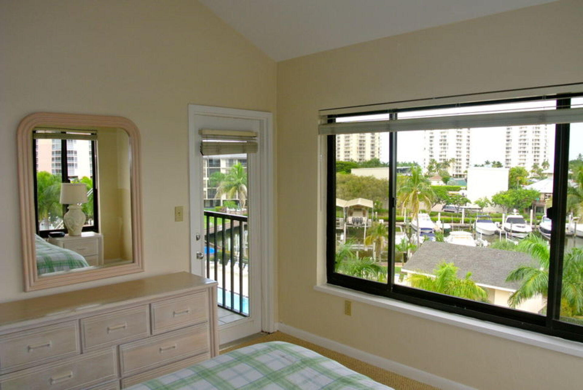 Exclusive Condo in One of most Prestigious Resorts, Santa Maria Harbor Resort, Florida Condo 5932