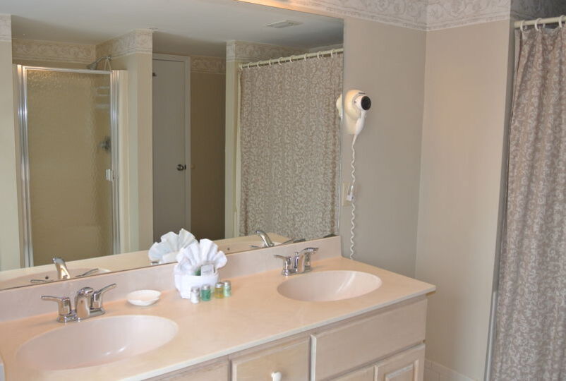 Exclusive Condo in One of most Prestigious Resorts, Santa Maria Harbor Resort, Florida Condo 5932