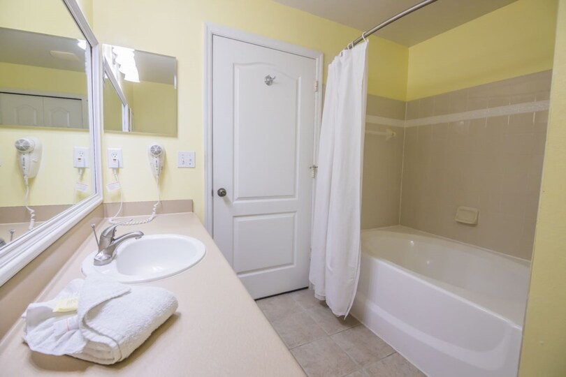 5 Star Condo in one of the most Prestigious Areas in Runaway Beach Club, Florida Condo 6014