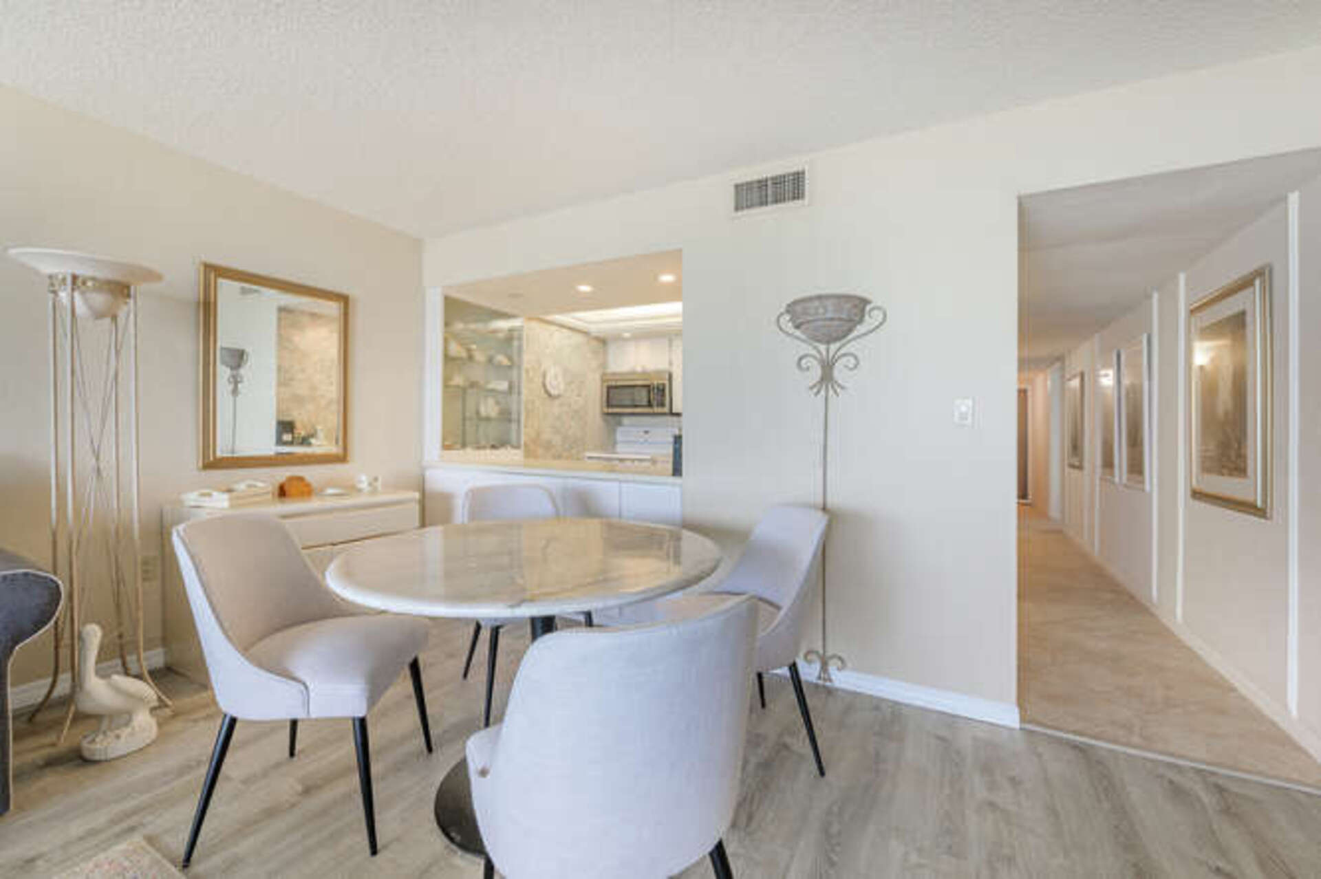 Luxury Contemporary Style Condo on Dolphin Way, Florida Condo 5937
