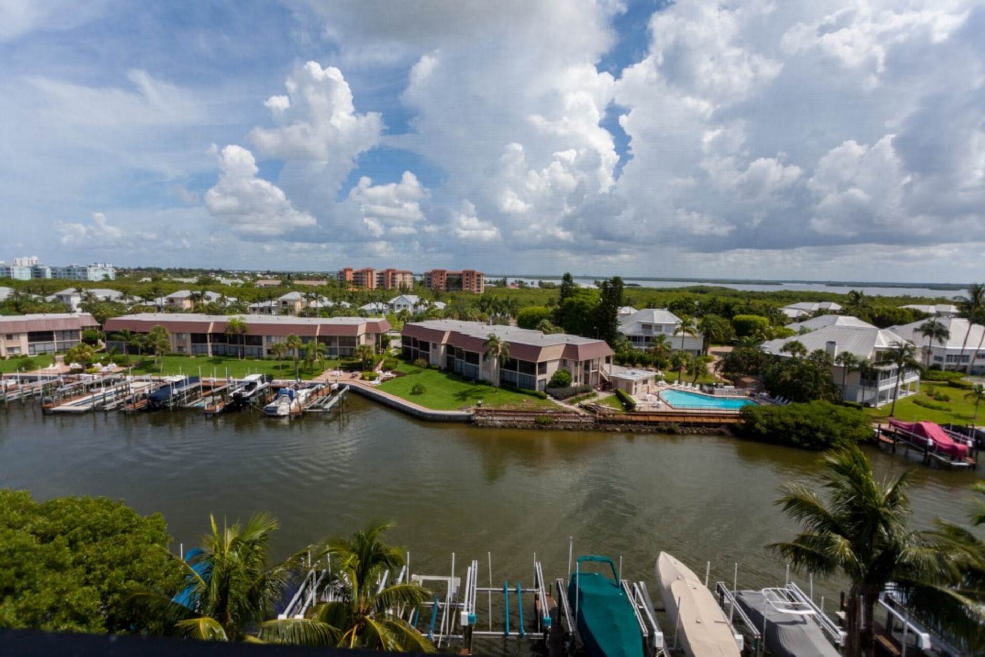 Luxury Contemporary Style Condo on Hibiscus Point, Florida Condo 5933