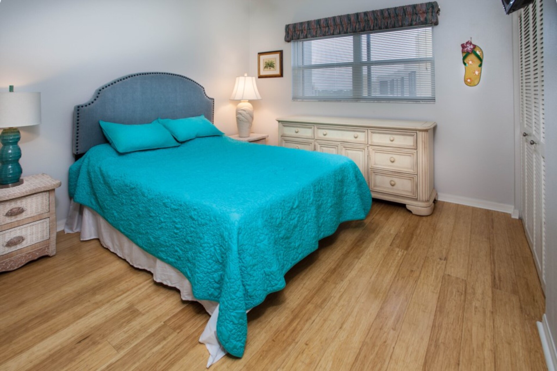 Luxury Contemporary Style Condo on Hibiscus Point, Florida Condo 5933
