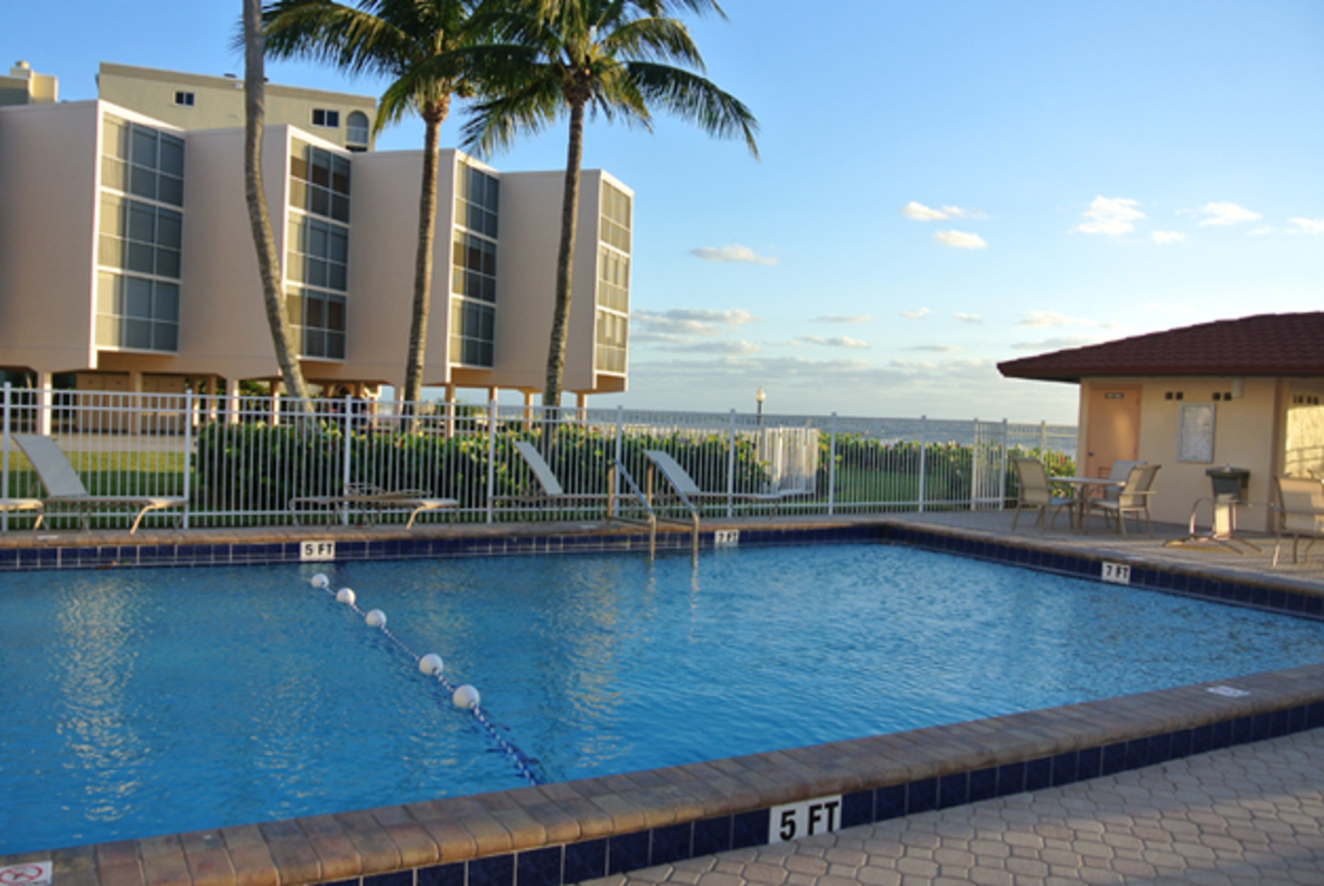 The Ultimate 2 Bedroom Condo on Dolphin Way, Florida Condo 5935