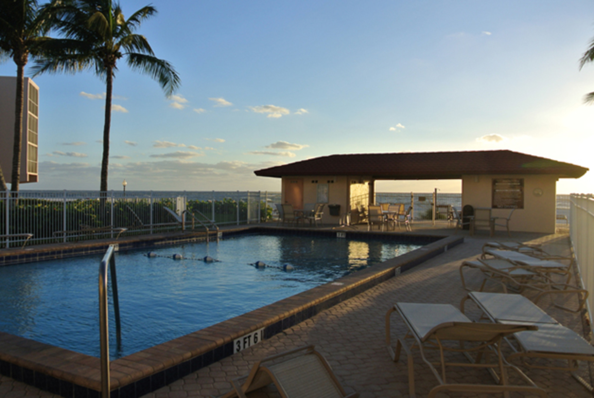 The Ultimate 2 Bedroom Condo on Dolphin Way, Florida Condo 5935