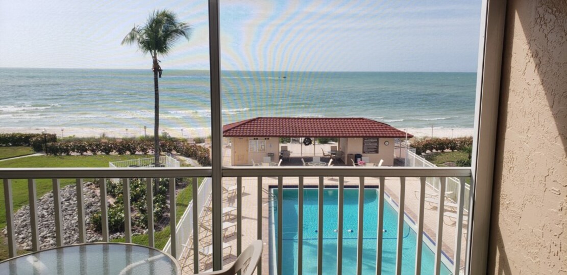 The Ultimate 2 Bedroom Condo on Dolphin Way, Florida Condo 5935