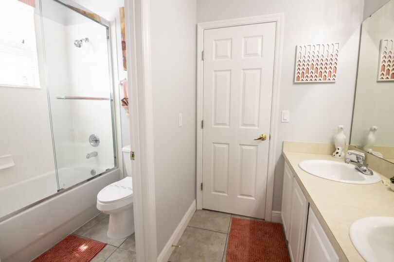 Exclusive Holiday Villa on Calabay Parc at Tower Lake, minutes from Disney, Florida Villa 6054
