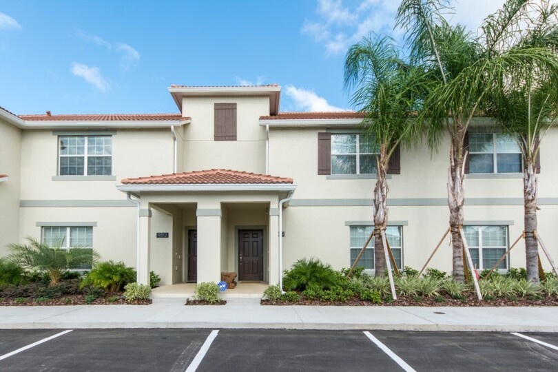 Exclusive Townhouse in One of most Prestigious Resorts, Storey Lake Resort, Florida Townhouse 4086