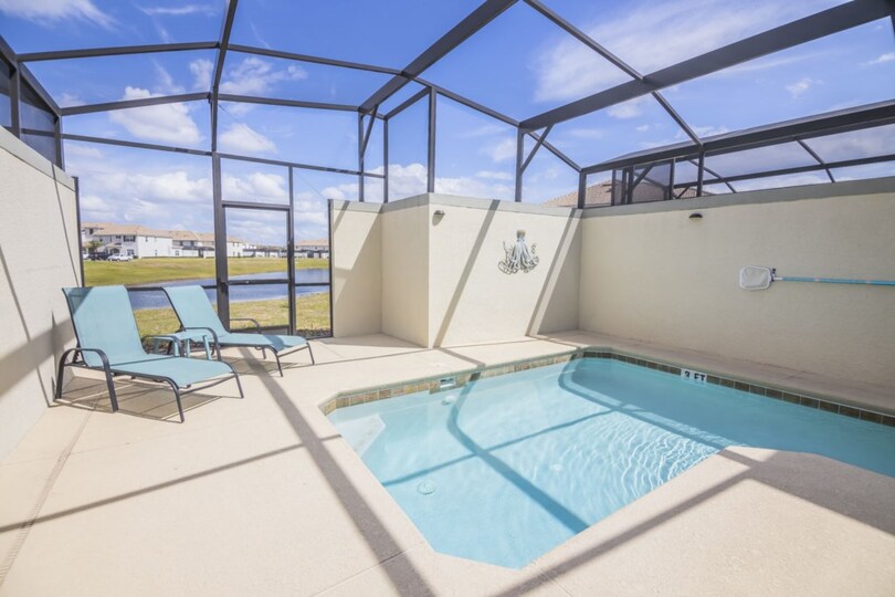 Luxury Townhome with Fantastic Private Pool on Storey Lake Resort, Florida Townhome 6074
