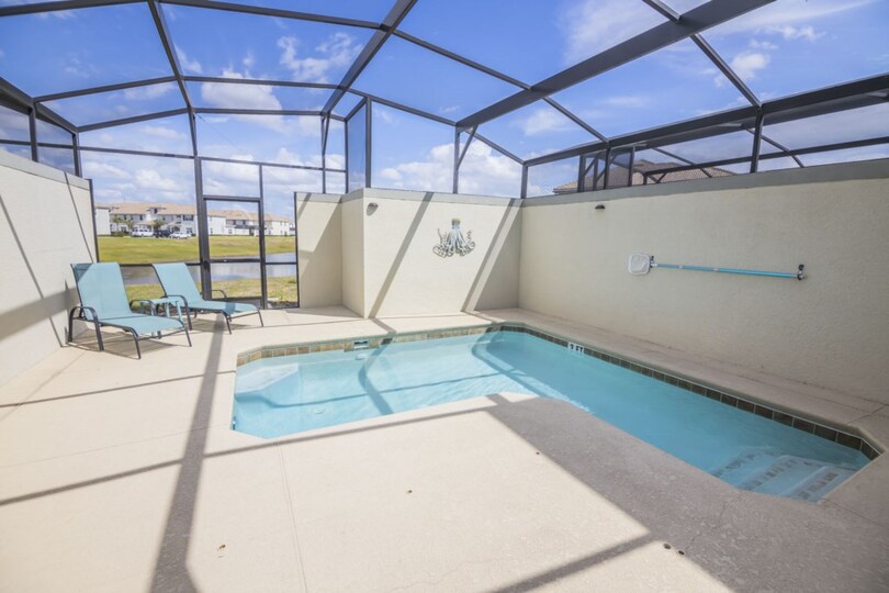 Luxury Townhome with Fantastic Private Pool on Storey Lake Resort, Florida Townhome 6074