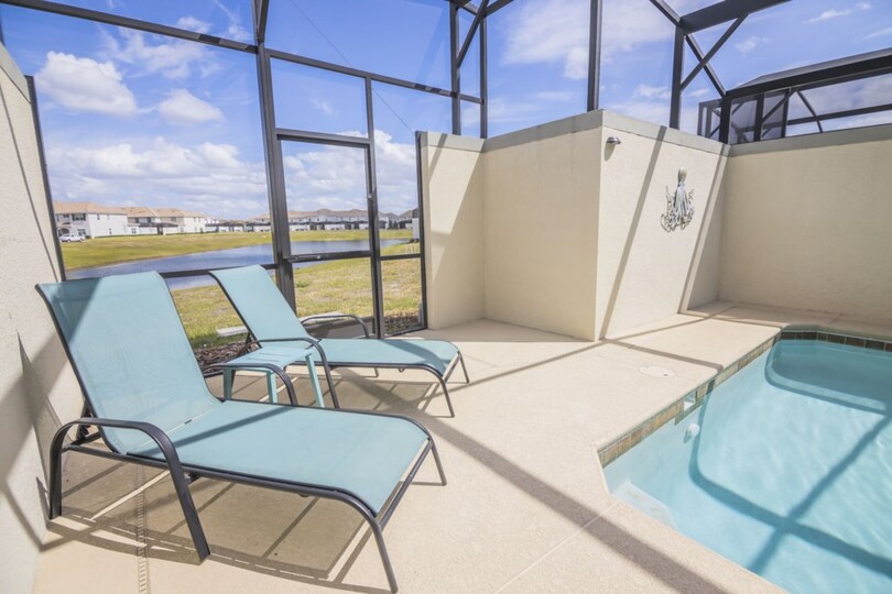 Luxury Townhome with Fantastic Private Pool on Storey Lake Resort, Florida Townhome 6074