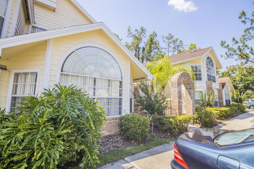 Luxury Contemporary Style Condo on Laguna Bay, Florida Condo 6079