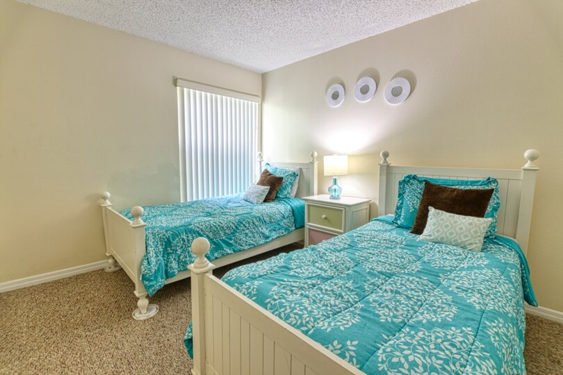 Luxury Contemporary Style Condo on Laguna Bay, Florida Condo 6079