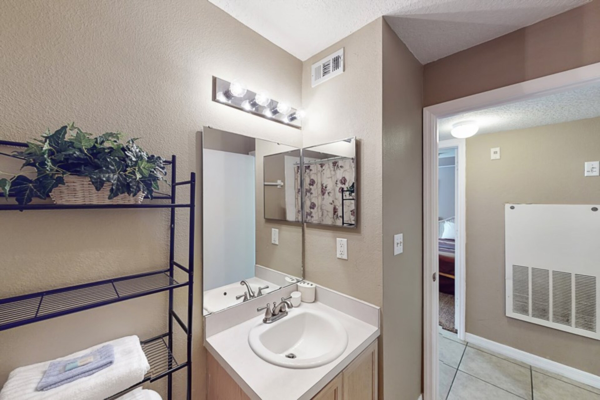 Exclusive Holiday Condo on Villas at Island Club, minutes from Disney, Florida Condo 6082