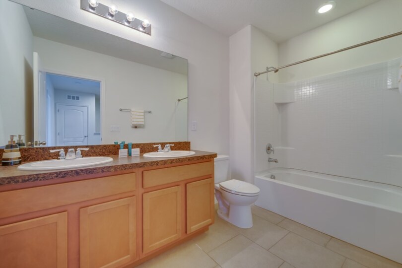 Exclusive Holiday Townhome on Solterra Resort, minutes from Disney, Florida Townhome 6083
