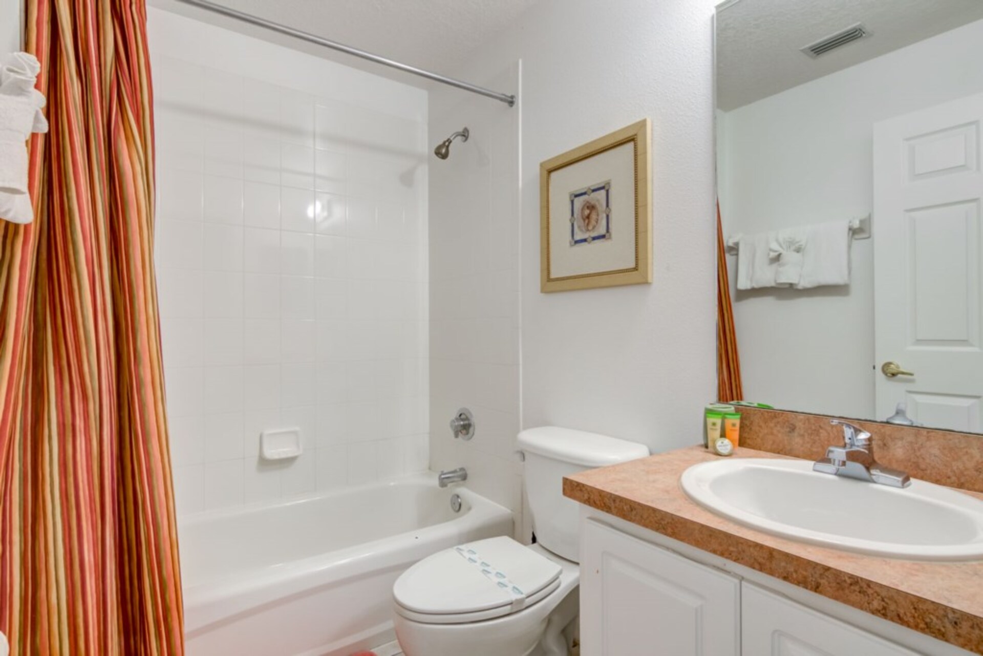 5 Star in one of the most Prestigious Areas in Calabay Parc at Tower Lake, Florida Villa 6117