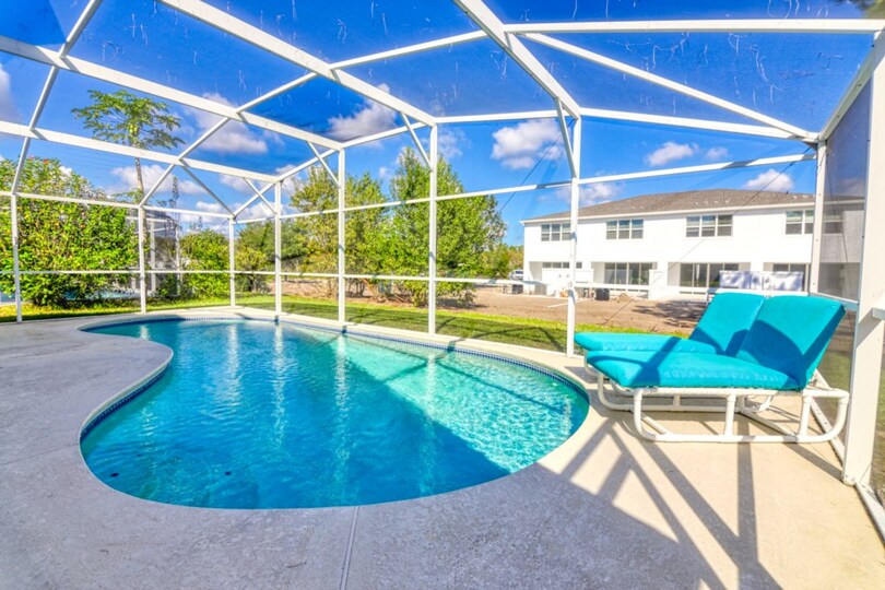 Luxury Contemporary Style Villa on Clear Creek, Florida Villa 5971