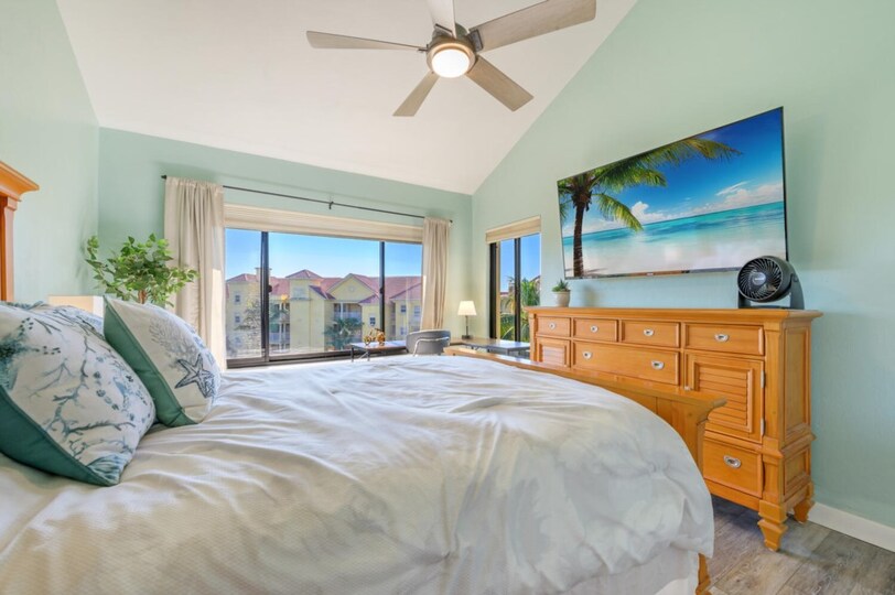 Exclusive Condo in One of most Prestigious Resorts, Santa Maria Harbor Resort, Florida Condo 5942