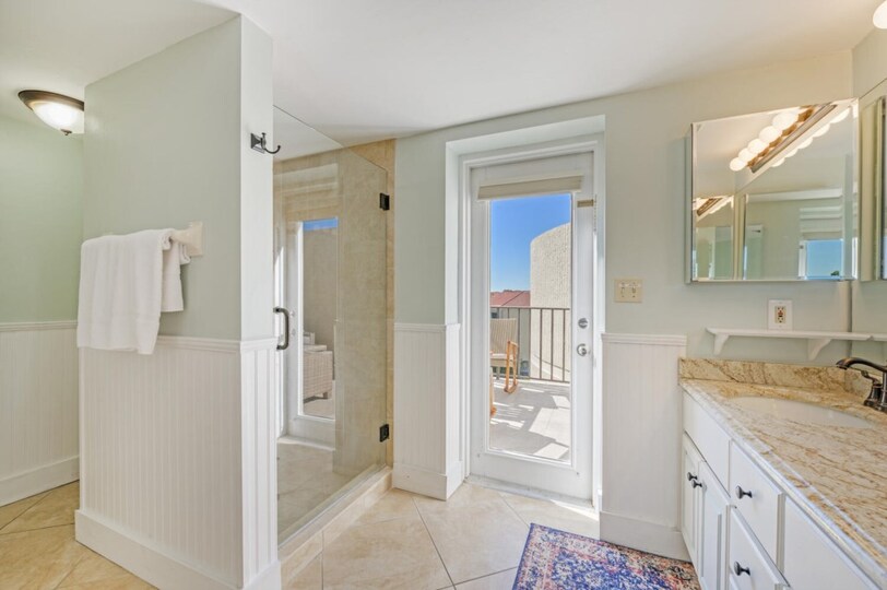 Exclusive Condo in One of most Prestigious Resorts, Santa Maria Harbor Resort, Florida Condo 5942