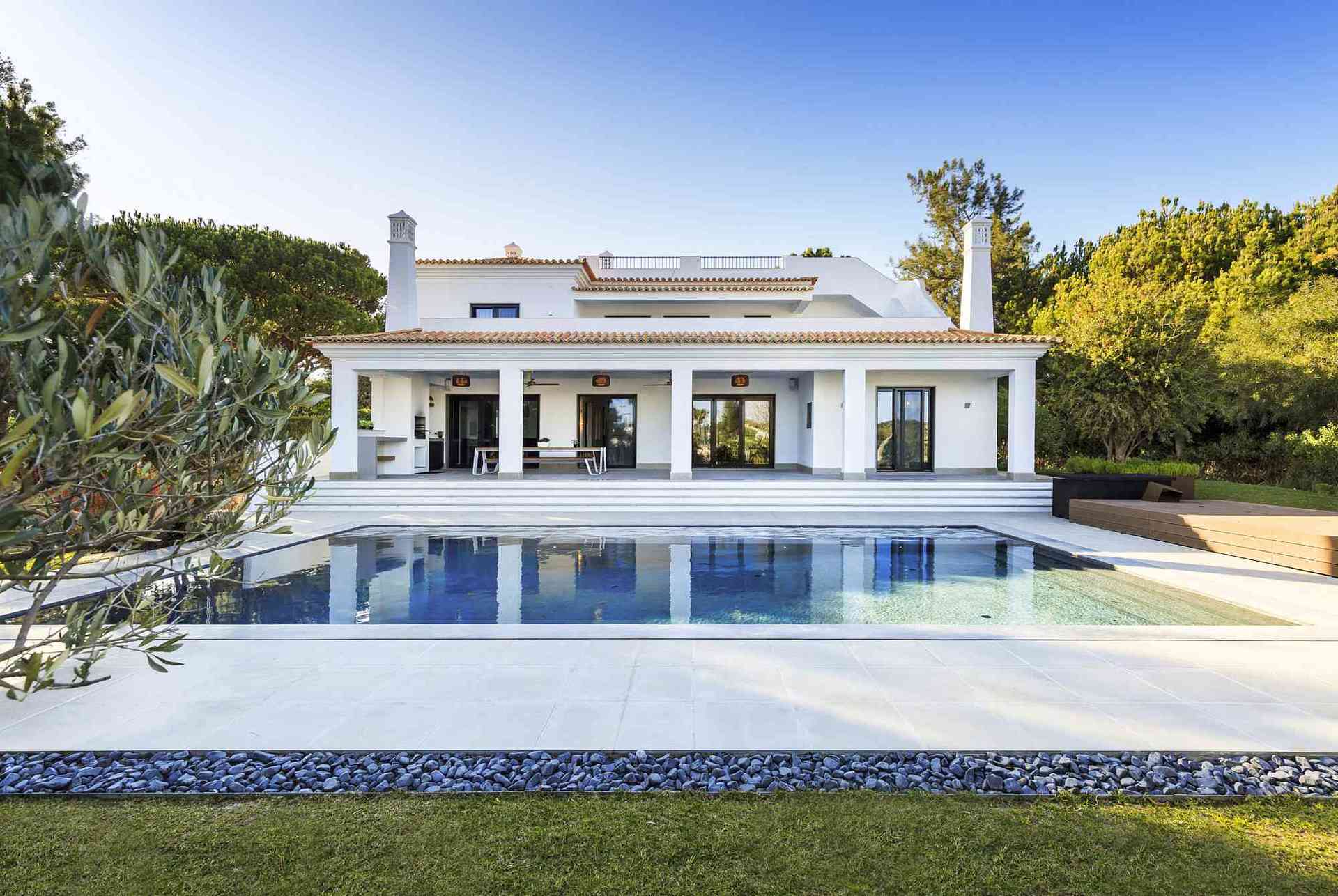 5 Star Villa Magnolia – Luxury Lakefront Retreat