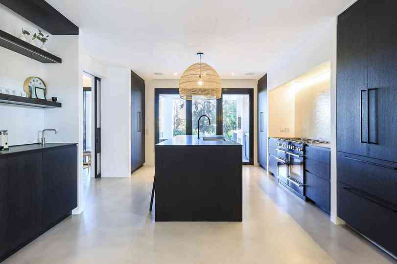 5 Star Villa Magnolia – Luxury Lakefront Retreat
