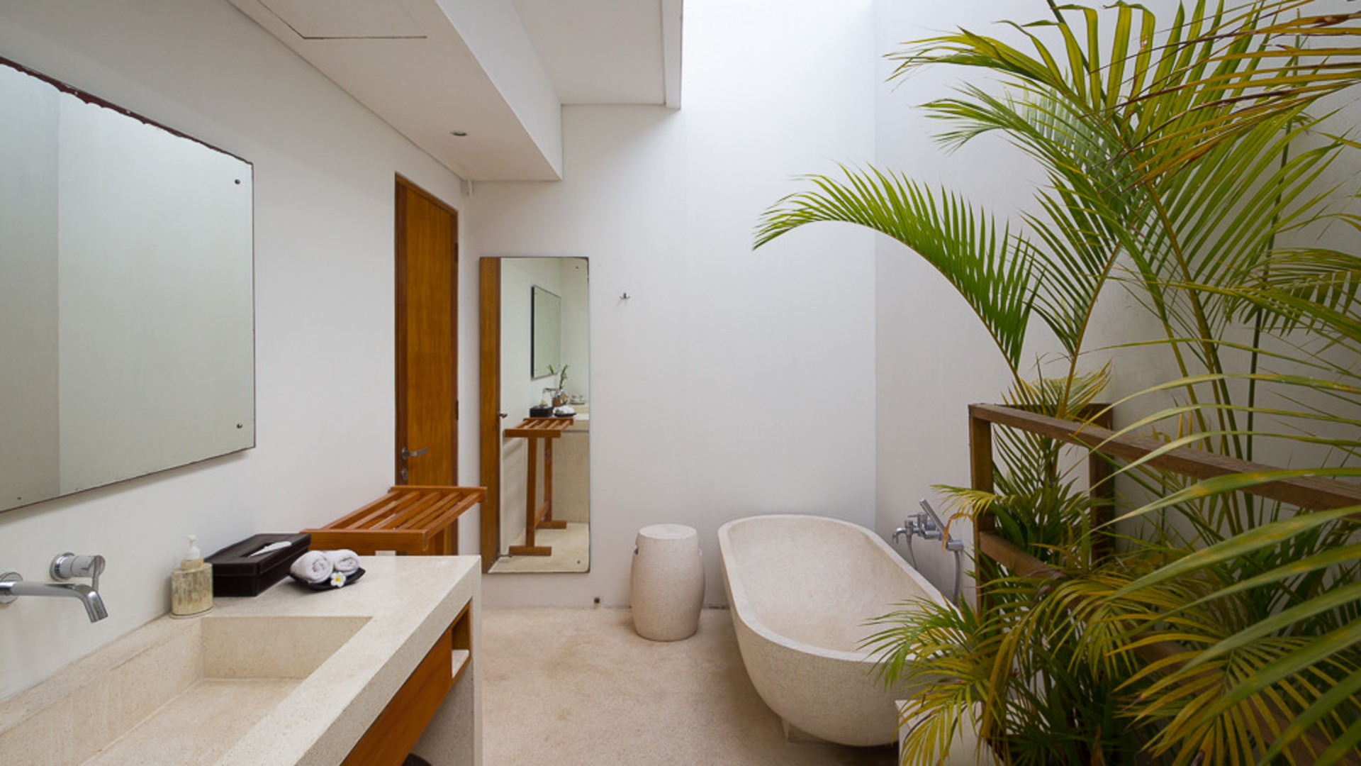 Amazing 5 Star Villa With 2 Relaxing Pools , Bali Villa 2136