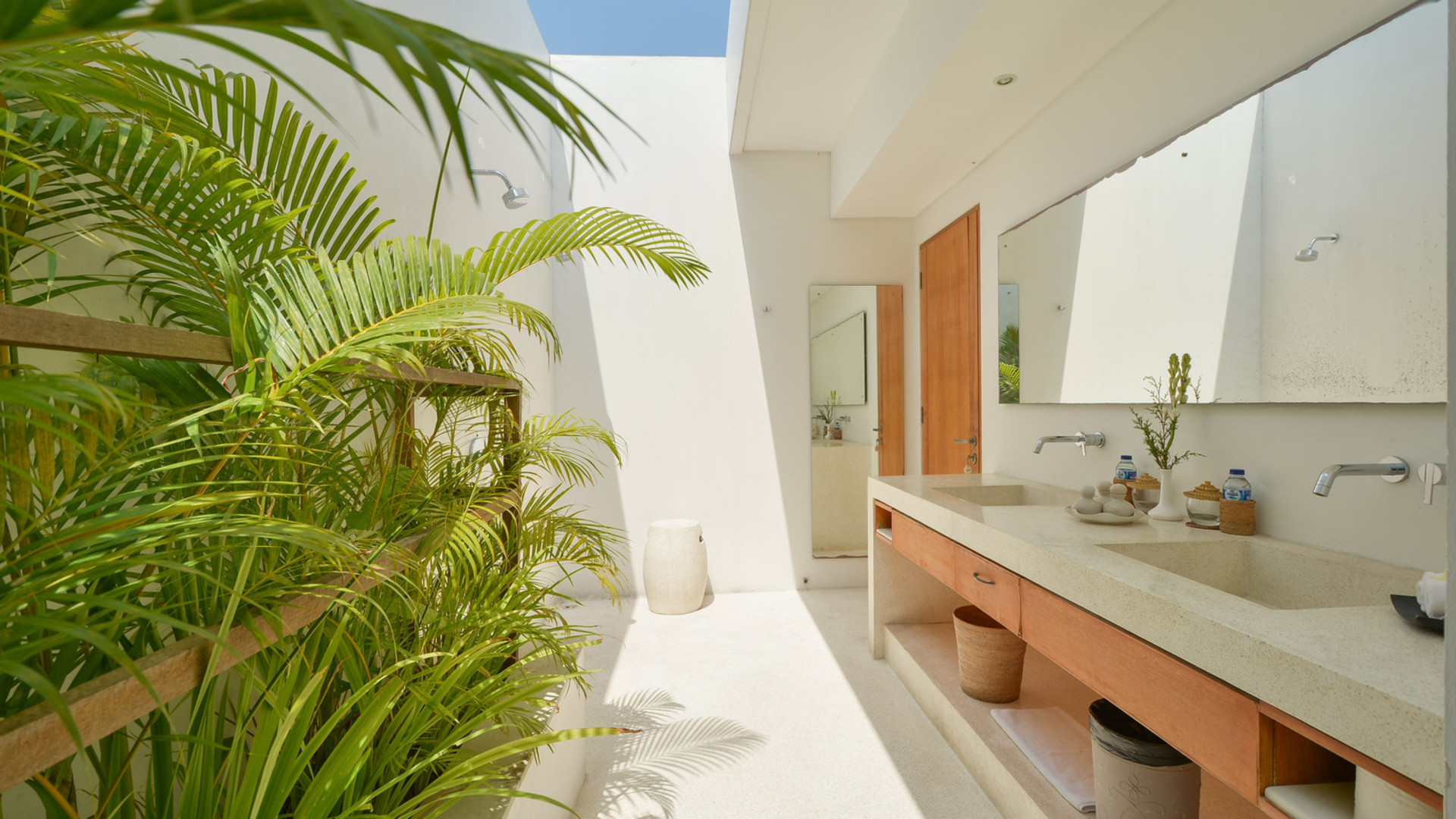 Amazing 5 Star Villa With 2 Relaxing Pools , Bali Villa 2136