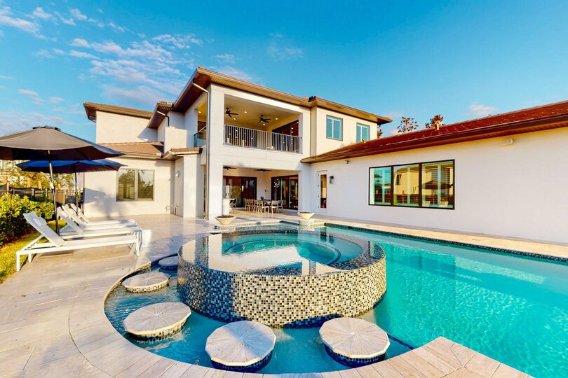 Rent this Luxury 5 Star Mansion on The Bear's Den Resort, Orlando Mansion 6125