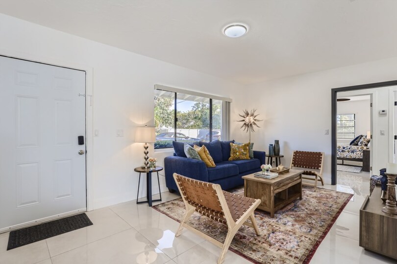 Quaint 3 Bedroom Villa  close to West Palm Beach , West Palm Beach Villa 1874