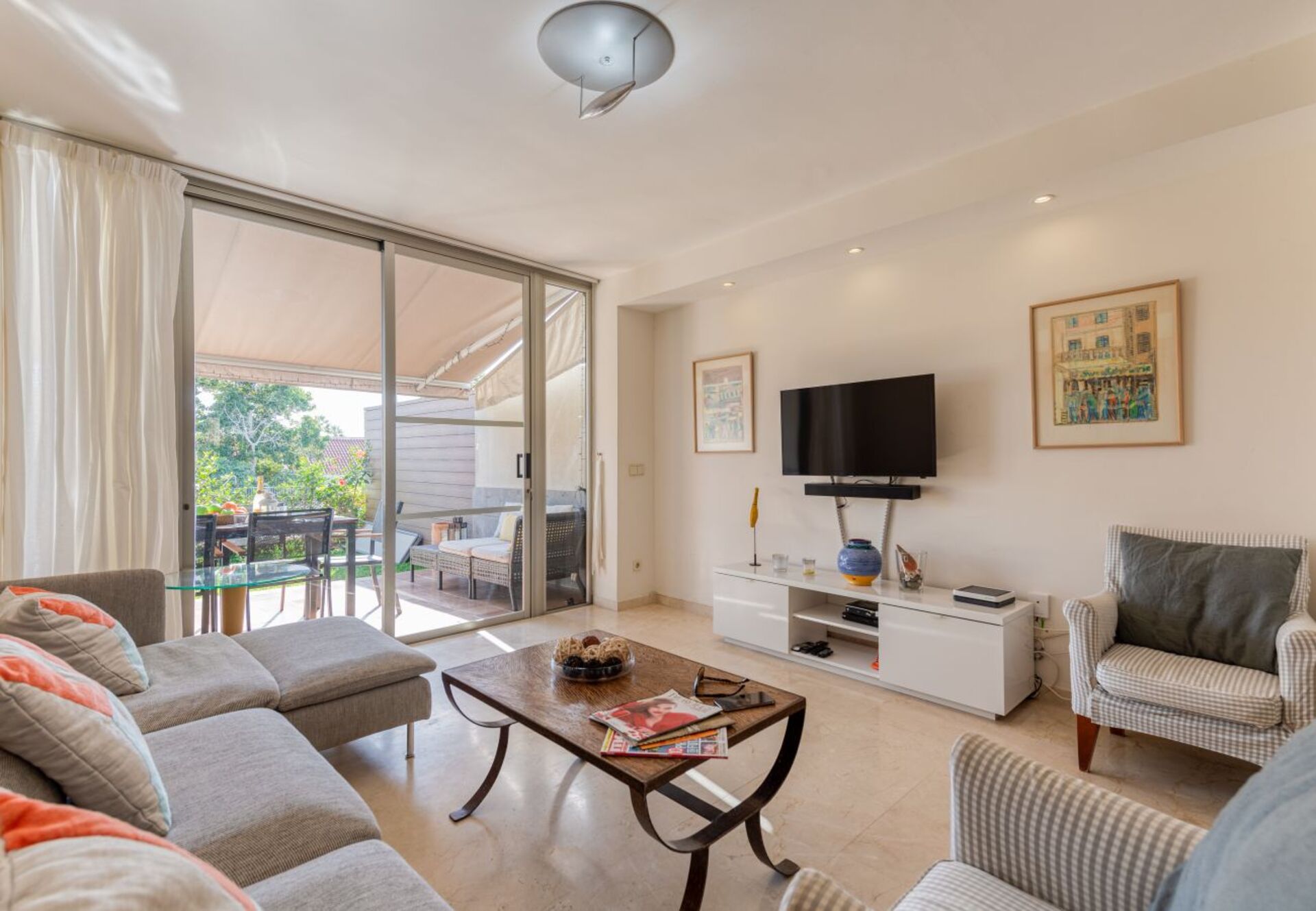 Modern Living in Pasito Blanco 1004