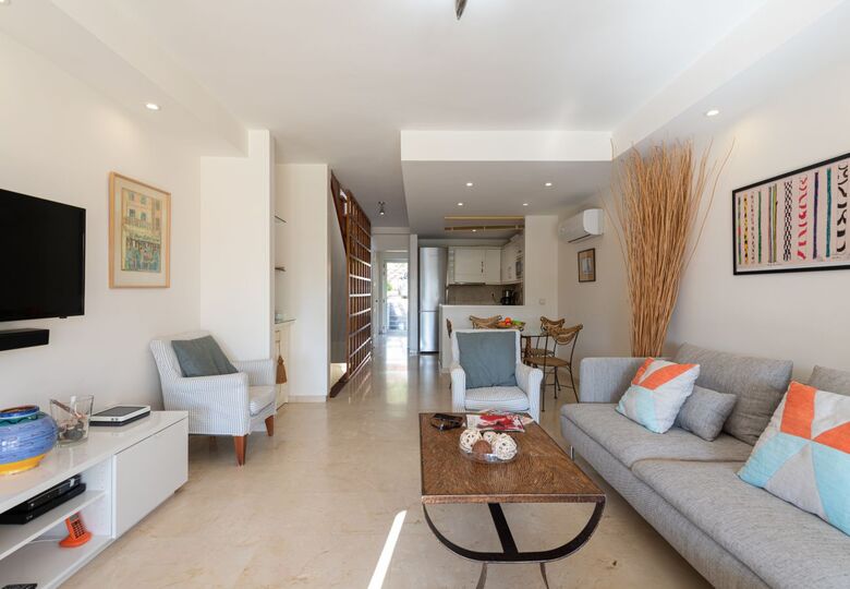 Modern Living in Pasito Blanco 1004