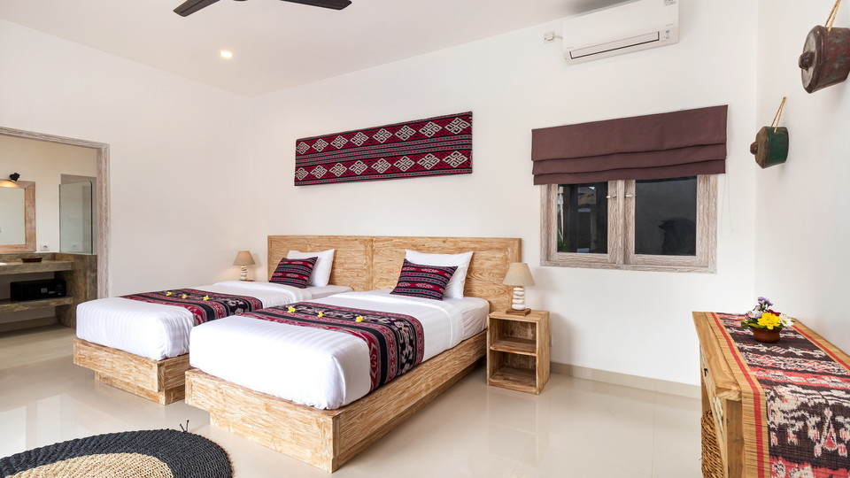 Luxurious 4BR Villa with Pool, Bali Villa 2206