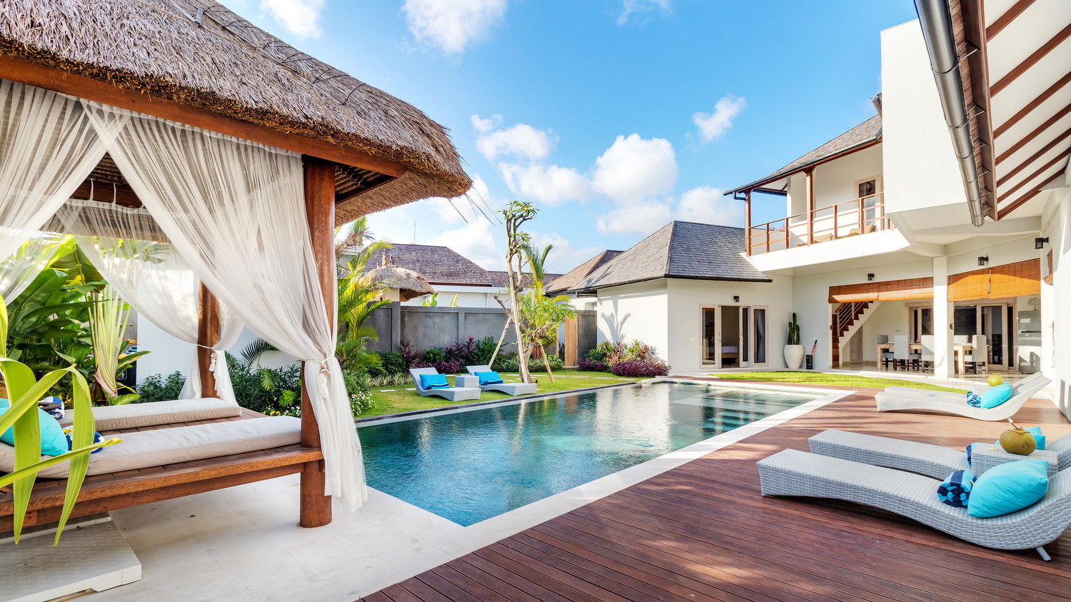 Luxurious 4BR Villa with Pool, Bali Villa 2206