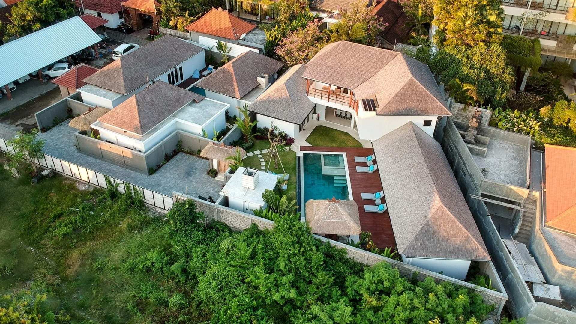 Luxurious 4BR Villa with Pool, Bali Villa 2206