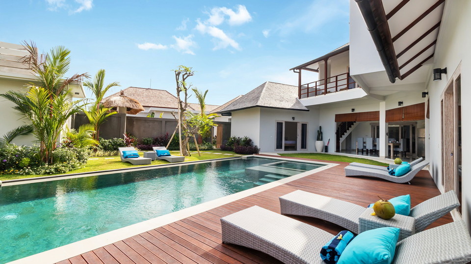 Charming 7BR Villa W/ Pool & Balcony in Bali, Bali villa 2206