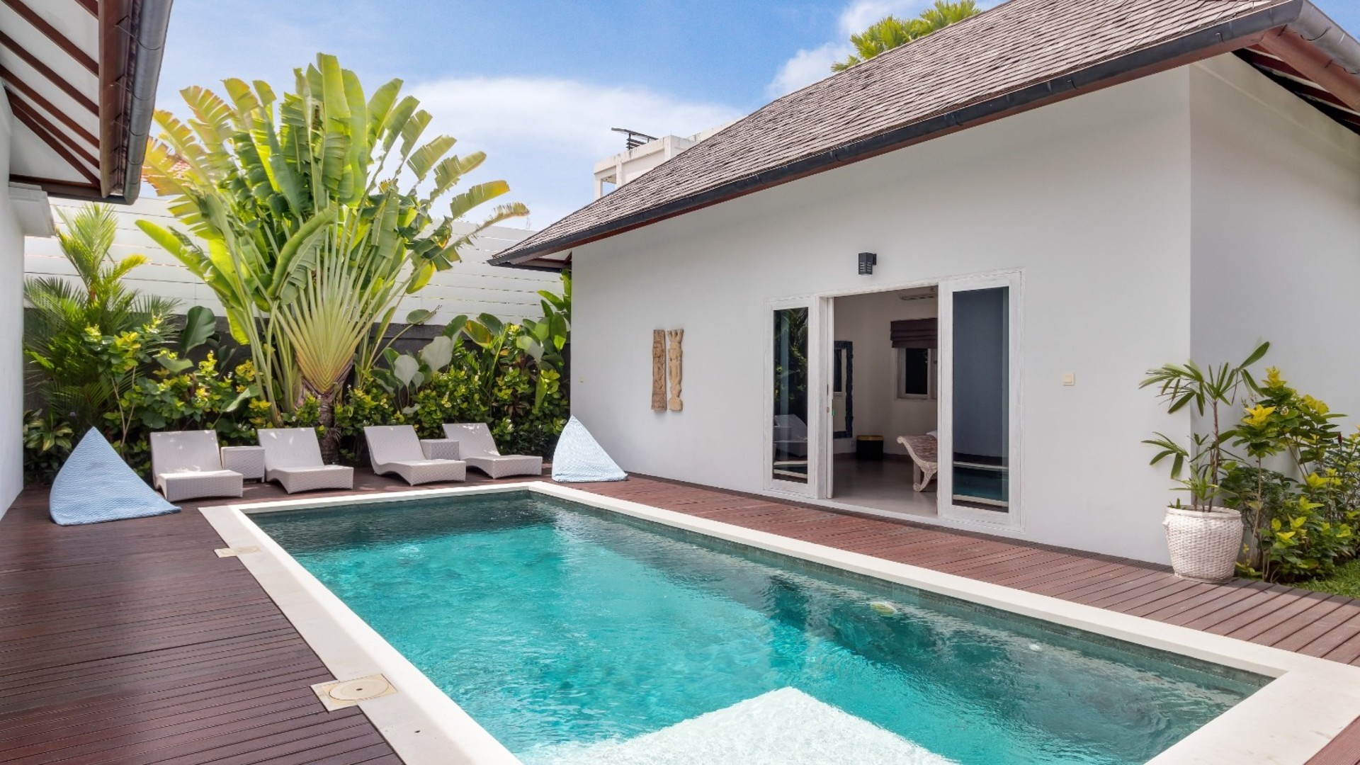 Charming 7BR Villa W/ Pool & Balcony in Bali, Bali villa 2206