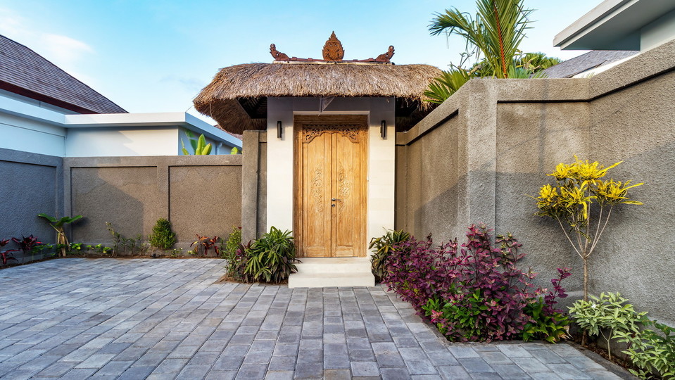 Charming 7BR Villa W/ Pool & Balcony in Bali, Bali villa 2206