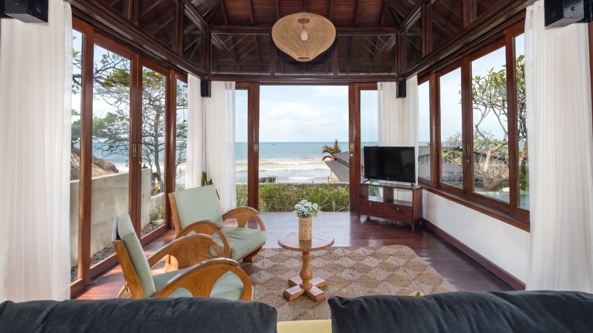 Peaceful 16BR Villa W/ Pool in Bali, Bali Villa 2209