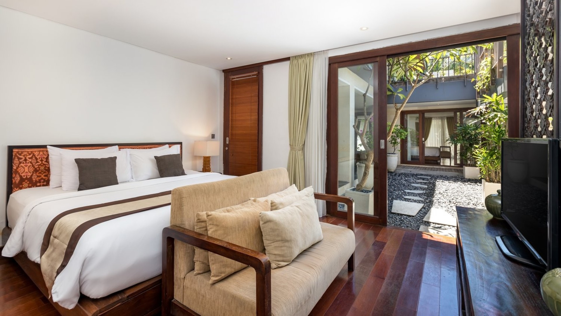 Peaceful 16BR Villa W/ Pool in Bali, Bali Villa 2209