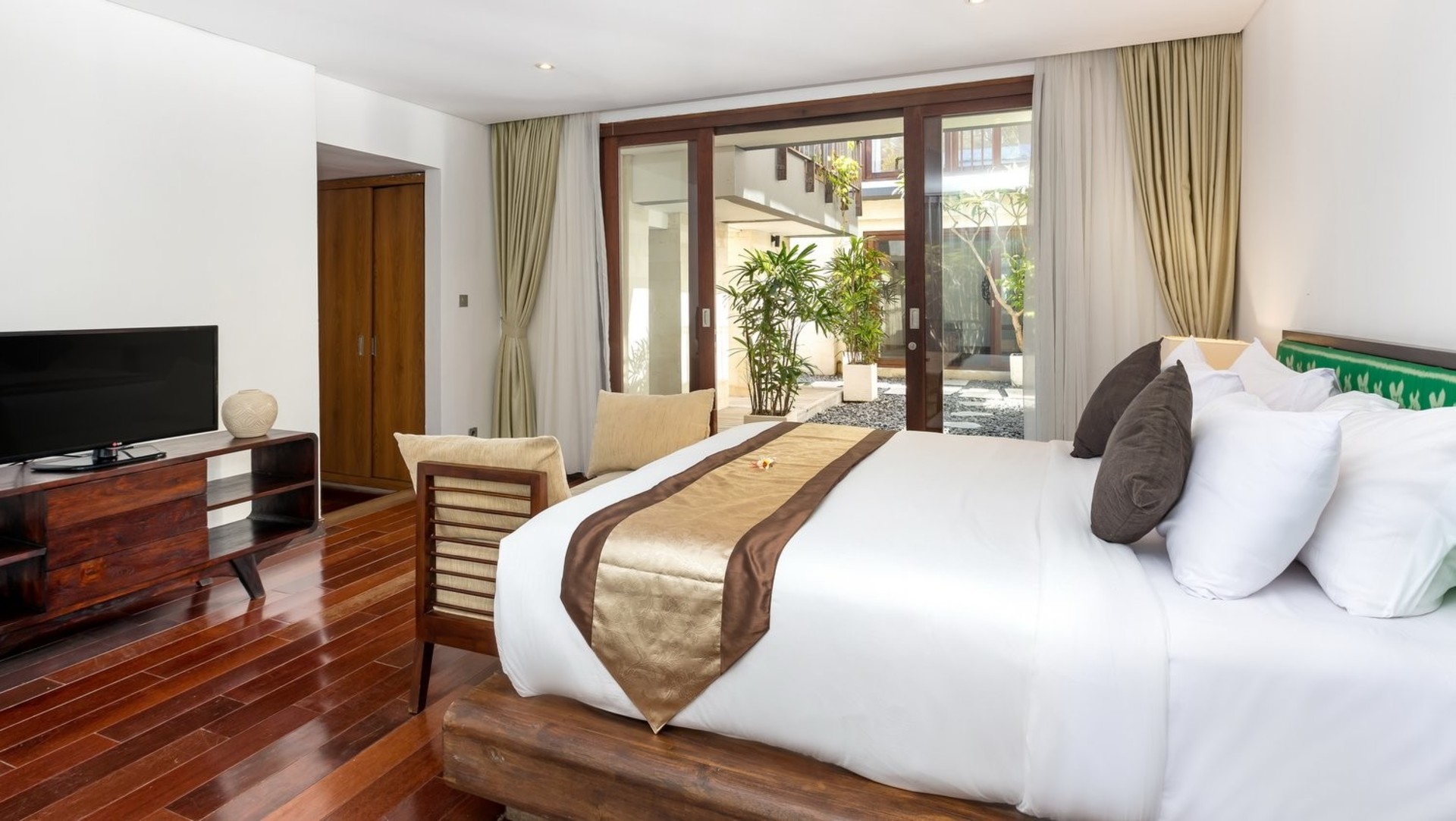 Peaceful 16BR Villa W/ Pool in Bali, Bali Villa 2209
