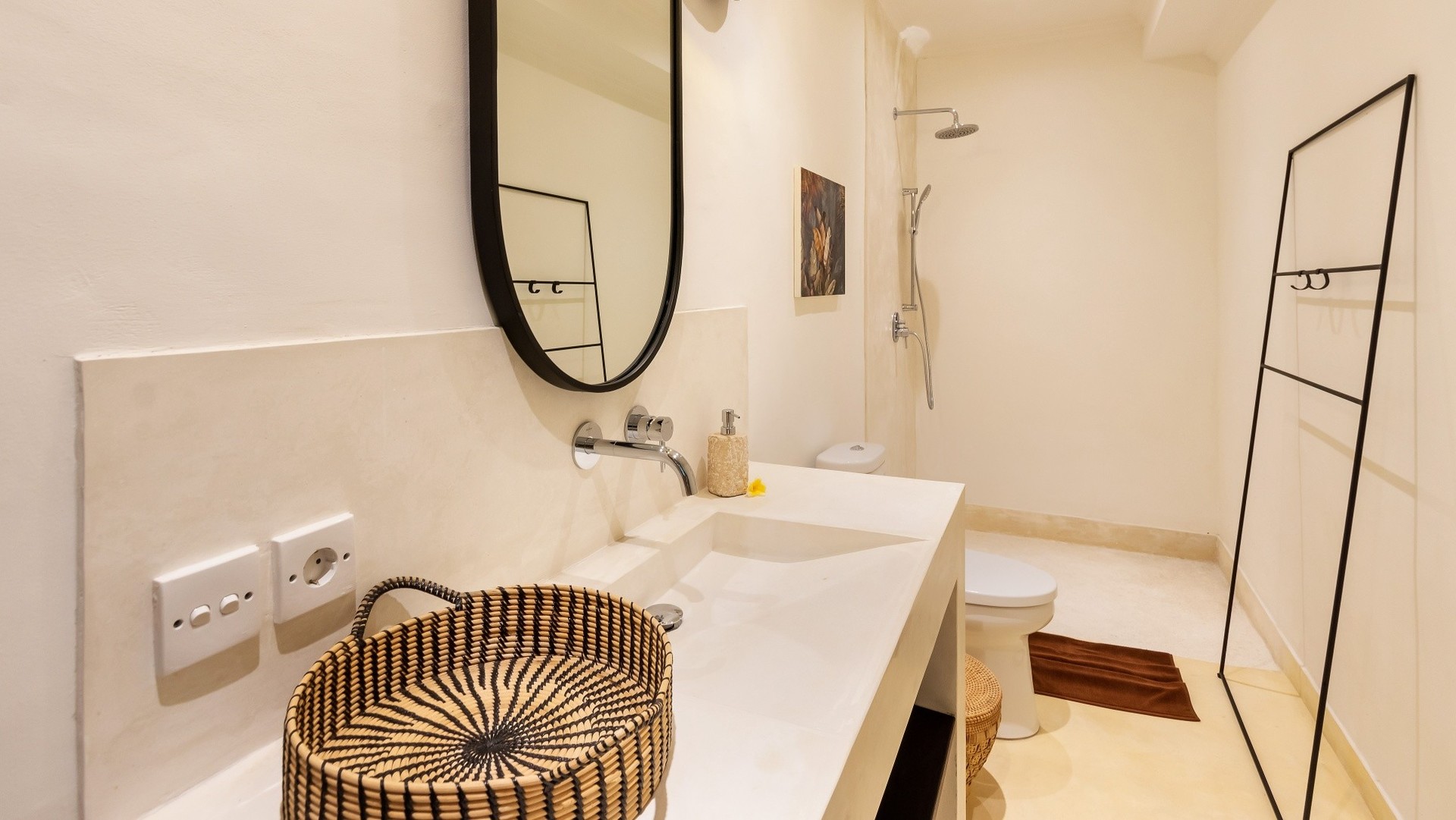 Cozy 4BR Villa with Amazing Pool Area, Bali Villa 2210